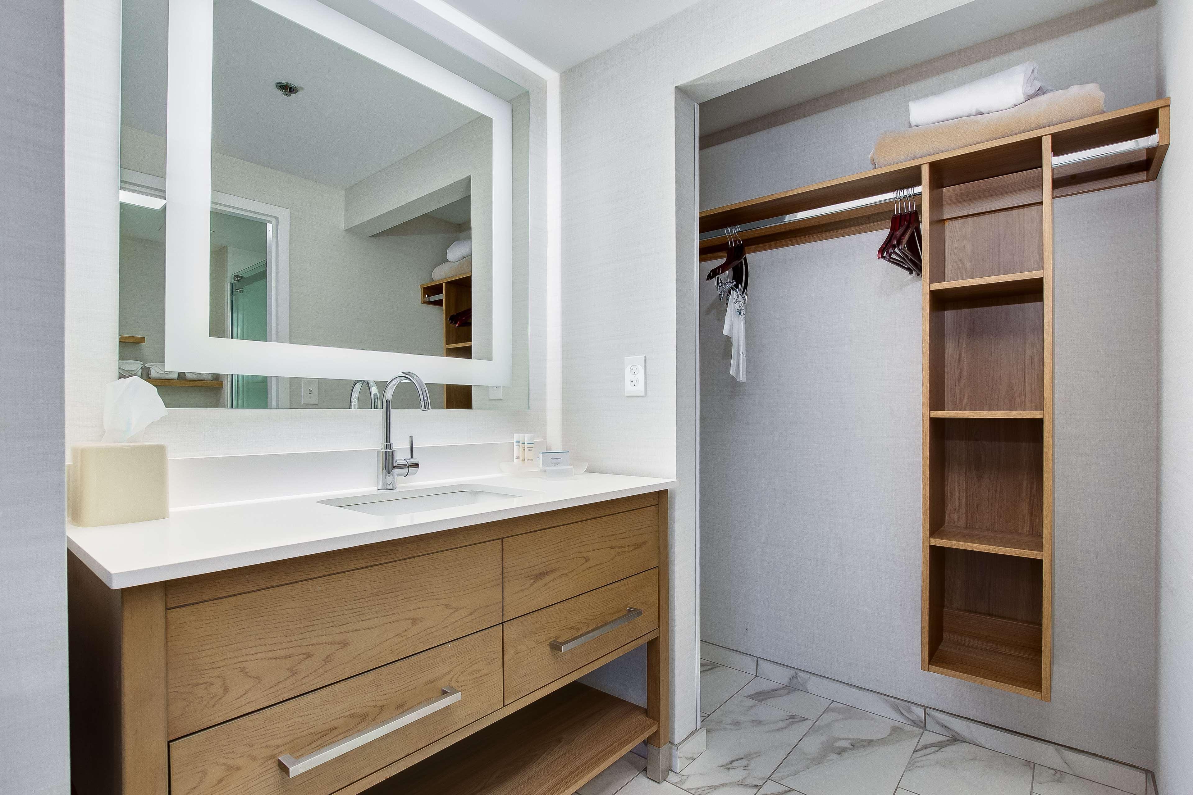 Hotel Homewood By Hilton Louisville-east Louisville